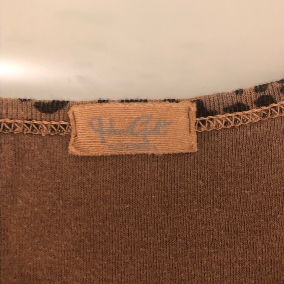 Brandy Melville Cheetah Tee - Picture 2 of 2